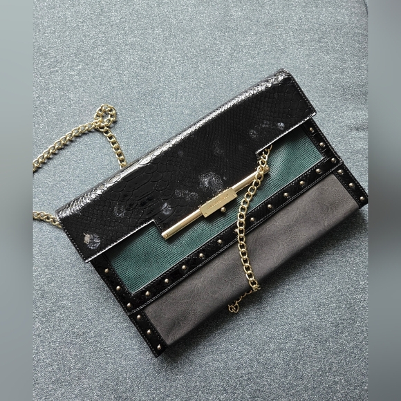 Roccobarocco Black and Gray Clutch with Gold Chain - Picture 6 of 9
